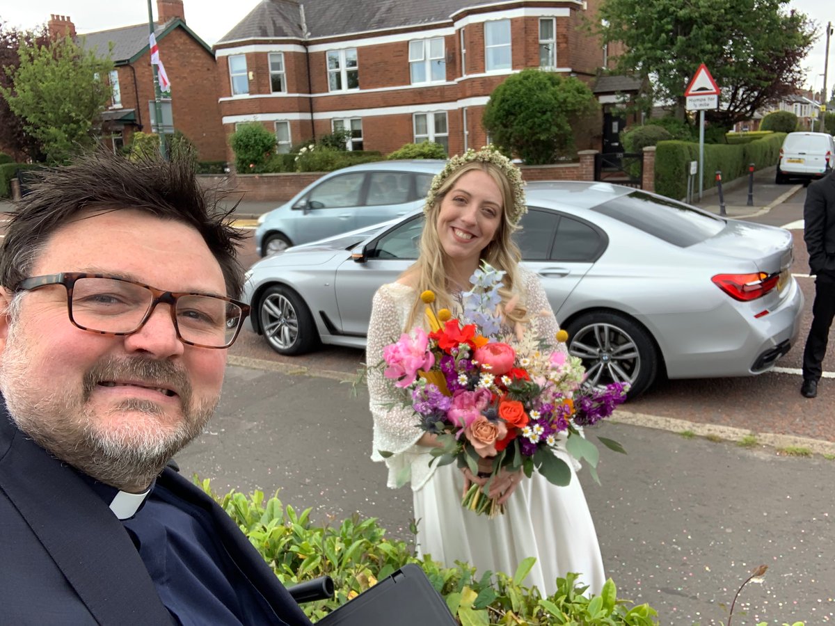 dudabides's tweet photo. Proper outdoor wedding.... yeooooo!! This was class!! https://t.co/L08iOjXiIE