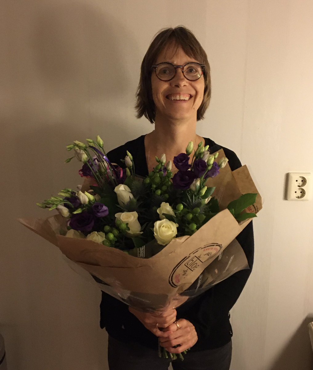 Super blij met mooie woorden @loukteunissen en de bloemen van  <a href="/SportraadPN/">Sportraad PN</a> vanwege mijn aankomende vertrek uit de <a href="/RaadPN/">RaadPN</a>   Ik zal zeker nog een keer naar het Sportcafé komen. Bedankt voor de goede samenwerking!