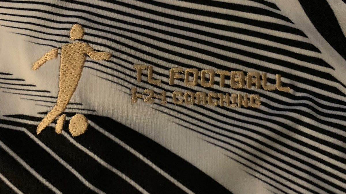 tlfootyc's tweet photo. A couple of close ups of the new top! If you’re interested in getting your hands on one, contact me!🙌🏼
1-2-1 sessions still available, get in touch with me to book a session!💪🏼⚽️ 

“Hard work beats talent when talent fails to work hard” - Kevin Durant 🏆 

@HGYFL1 @MONEYFIELDSFC https://t.co/YgSqqgknZY