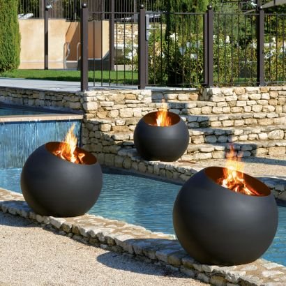 EuropeanHome1's tweet photo. The Bubble is a wood firepit hand-made in the South of France by Focus Creation. It comes equipped two rear caster wheels so it can be easily moved on a flat surface. Interested in more information? Contact us: https://t.co/a7AvUcuJtK
#firepit #modernfireplace #focusfires https://t.co/TZ0pMsvzQr