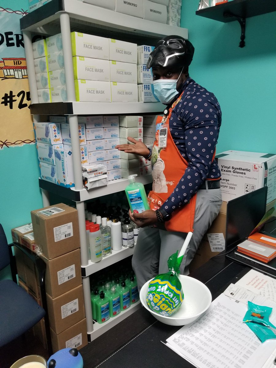 Our Super Leader,  always keeping us in stock ! Such an awesome Store Leader ! @AndraeSM2511 <a href="/sherrell1071/">lameisha@2511ASDS</a> <a href="/PaulDeveno/">Paul Deveno</a> <a href="/winn1_anna/">Anna Winn</a> @thd0063 <a href="/OrrinBurkett/">Orrin Burkett</a>