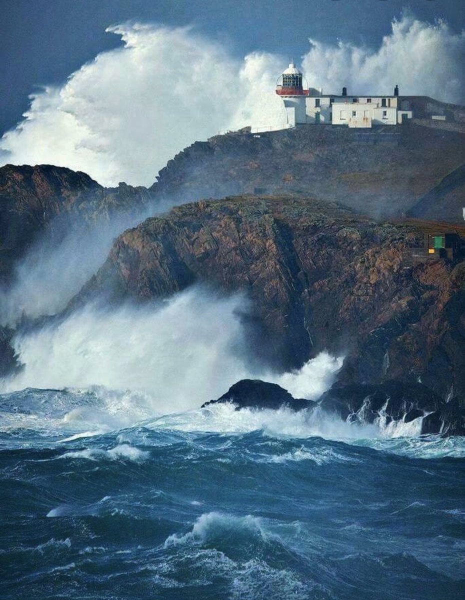 mark_mellett's tweet photo. At near 1 million sq km, Ireland’s ocean like many Small Island Development States #SIDS is a great strength, with potential as a rich food producing ecosystem, renewable energy provider &amp; more, potentials challenged by Climate Change &amp; Biodiversity loss #WorldOceansDay #Security https://t.co/gOVOgJTYf8