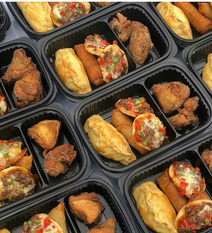 chalibite's tweet photo. Our mini packs are available  for all events.
Send in your orders on 024679009

#yummyfoods #ghanafoods #tastyfoods #foodstagram #tasty #staysafe #foodporn #chalibite https://t.co/cpToRmMI9D