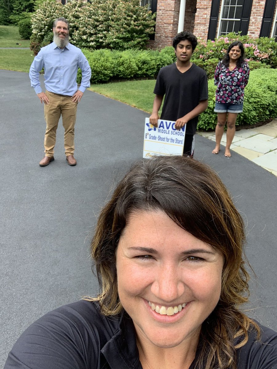 “Socially distant” chalking to honor #Classof2020 = great example of #ThisIsAvon HS #StudentGovernment #MakingItWork! 
&amp;
Special delivery in the way of celebratory lawn signs for all 249 <a href="/Avon_Middle/">Avon Middle School</a> 8th graders dropped off by Prin. <a href="/Dave_Kimball/">Dave Kimball</a> &amp; @MsWallaceAP! #RisingStudentsCT