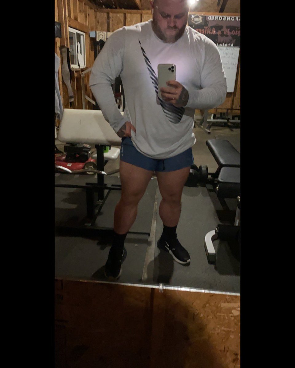WLDCRASH's tweet photo. Legs last night
Chest today

#Unstoppable #WholeLottaDude #BDE #MambaMentality #StrongStyleBrand #ScarletandGraves #Sayain #independentwrestling  #prowrestling #wrestlinglife #ImpactWrestling #AEW #AEWonTNT #njpw #roh #Longhorns #Chargers #BodyBuilding #AnimalPak #UniversalUSA https://t.co/ZMgA07WtUR