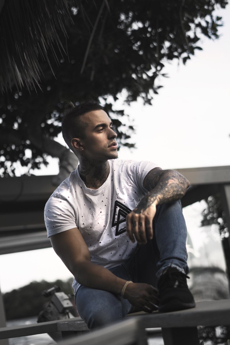 jcrosary's tweet photo. Feat. #LaMafiaClothing https://t.co/L7afpD4Gxy