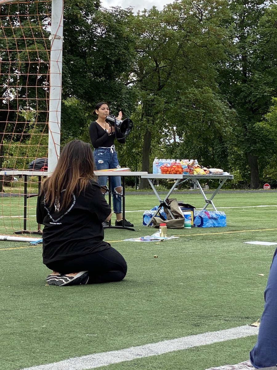 Strong display of leadership and support among our WSHS Students at the student lead “Classes of One” protest 👏🏼😼🐾✊🏼✊🏾✊🏿 #strongertogether #WestSeattle #GoWildcats #BleedBlue #RestorativeJustice #blacklivesmatters