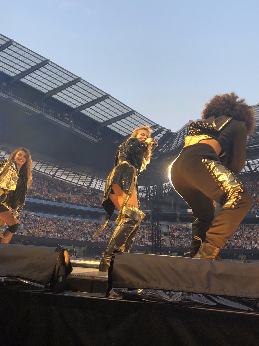 asugarboo's tweet photo. two years #reptourManchester https://t.co/xbyGEr73WX