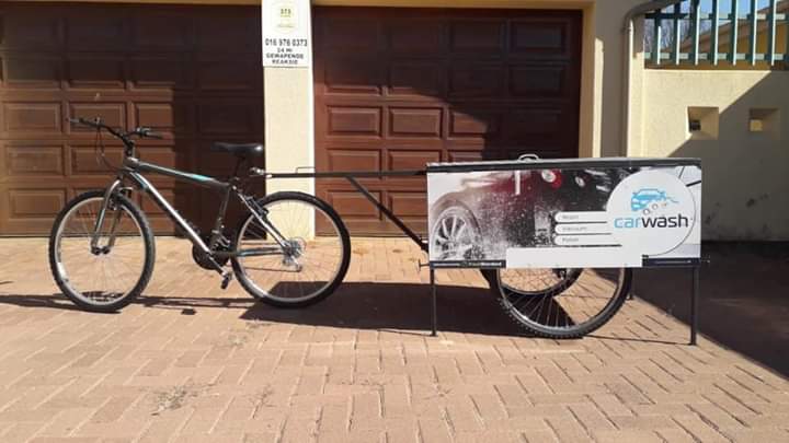 KudzaniKgosiem_'s tweet photo. #TLasleepBW
We just started this car wash business yesterday in Jwaneng, I know how powerful this app can be😇your retweets will be highly appreciated❤
No more queuing at the car wash! Re go latela ko lwapeng!
Thanks in advance🤗
#NtshalamoragoBW https://t.co/plsXvStIhG
