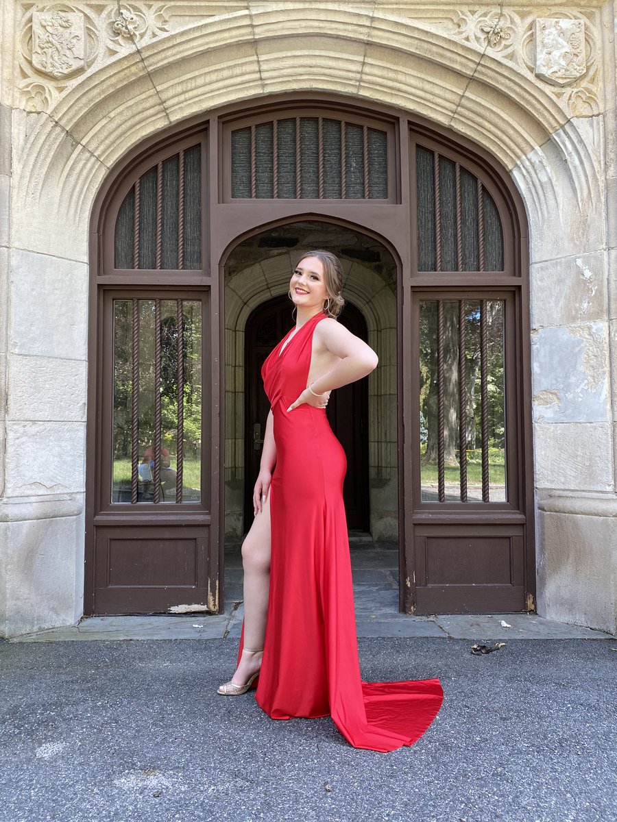 _jacpatterson's tweet photo. prom 🧚‍♂️ ✨💫 🥰 but make it quarantine https://t.co/240TvWno5M