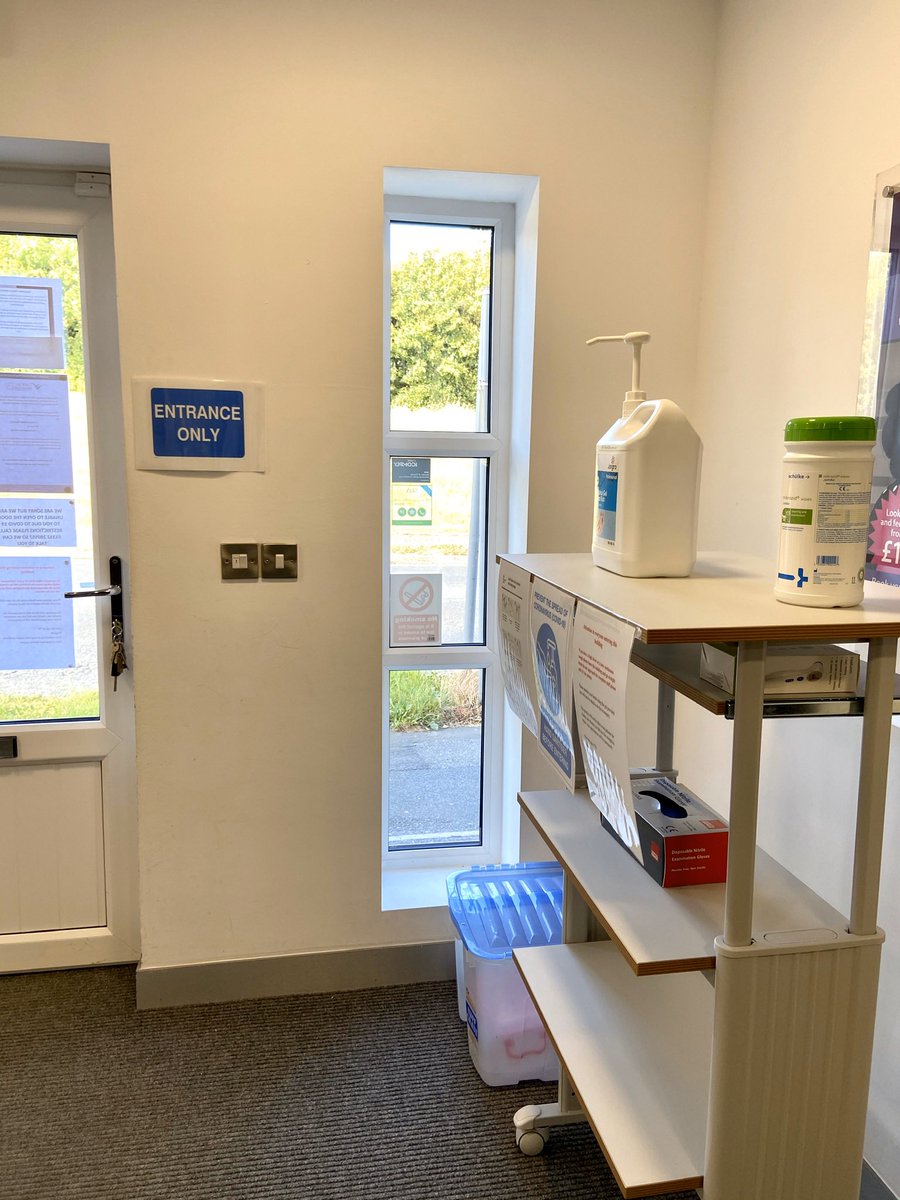 c_w_smiles's tweet photo. We’ve been hard at work supporting staff training, enhancing our protocols and implementing additional PPE measures. 
A thank you to our dedicated dental team #derby #dentist #dentalteam https://t.co/8OGY46NF62