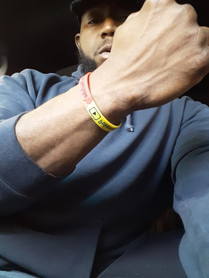 HugolValentin's tweet photo. #hugoValentin bands ....keep sending me them pics... the support is awesome thank you all.... #PokemonGO #youtube
....$10 normal price
$9 if you follow my YouTube
$8 youtube+Instagram
$7 yt+insta+Twitter
$6yt+insta+Twitter +Facebook
$5 Yt+insta+Twitter +fb+ follow cat. https://t.co/yNpaULyJnG