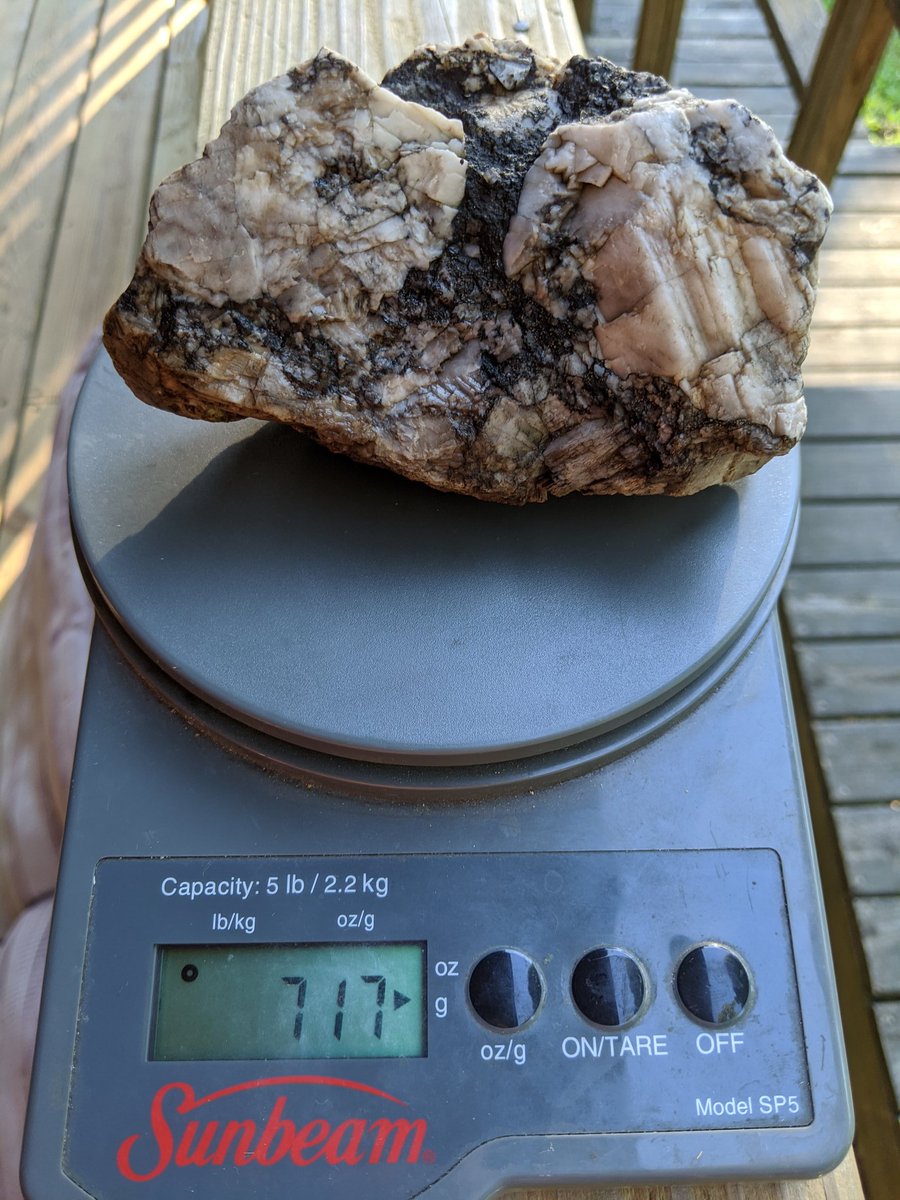 BoatCow_'s tweet photo. Monster Calcite cluster https://t.co/R7tAtujHQg