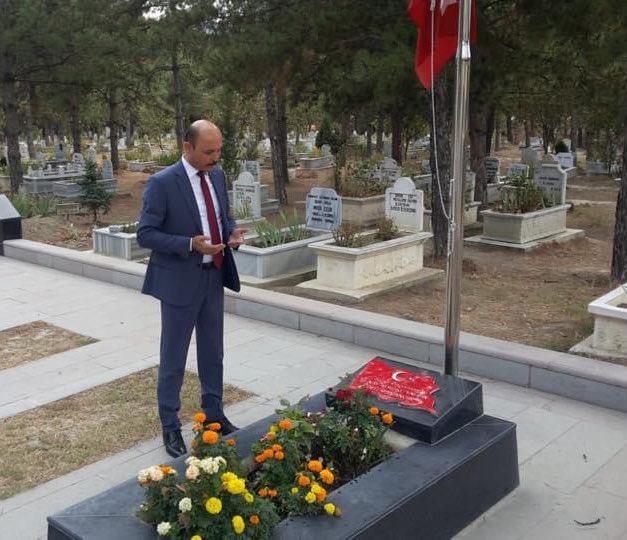 TalipGeylan06's tweet photo. Şehit öğretmen Aybüke Yalçın;
9 Haziran 2017’de sonsuzluğa uçtu.

22 yaşında idi.
Hayatının baharında idi.
Mesleğinin başında idi.

Ruhu şad olsun.
Fatiha’larla..

Heveslenmeyin,bitmeyecek!
Daha binlerce genç kızımız“Hepimiz Aybüke’yiz”şuuruyla kök bu topraklara kök salacak! https://t.co/7MUh7d4iX0