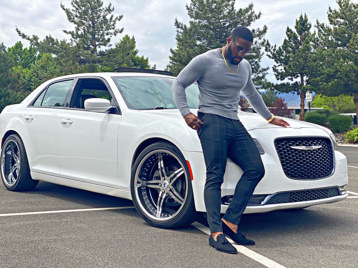 Rocalhounjr's tweet photo. Not trynna flex but just got my degree and bought a new car. Yo I’m so happy😭 https://t.co/f4125xJWdh