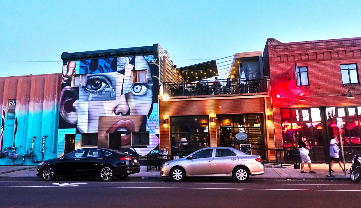 glasspilgrim's tweet photo. A slice of Larimer Street, #Denver, #Colorado 
#streetphotography https://t.co/ot9uHrMFwX