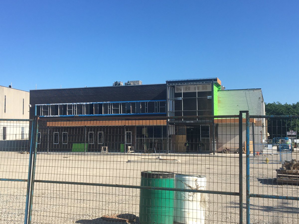 beechborough's tweet photo. It’s been a long time coming and we can’t wait for @CATALDIFRESH to open in our neighbourhood. Any update on an opening? @FrancesNunziata https://t.co/irAbrP9AFj
