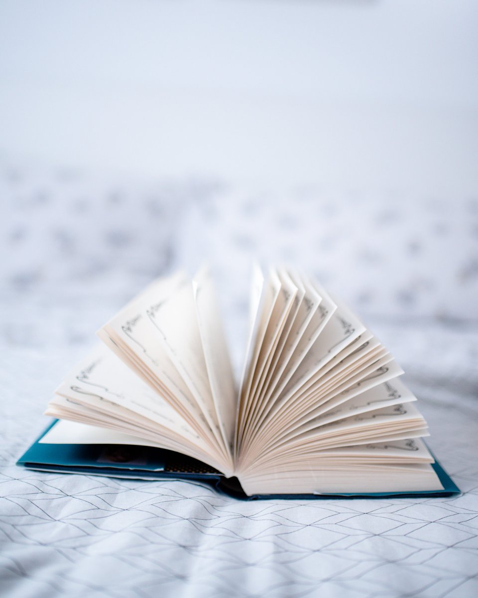 Novelist <a href="/EileenFavorite/">Eileen Favorite (she/her)</a> teaches LONG-FORM STRUCTURE this summer! Learn to keep readers hooked for hundreds of pages in this exciting course. This #remoteclass takes place Wednesdays, June 24-July 29, 6-8:30 p.m. Register at tinyurl.com/UCWriter-sStud…. #writing #creativewriting #cnf