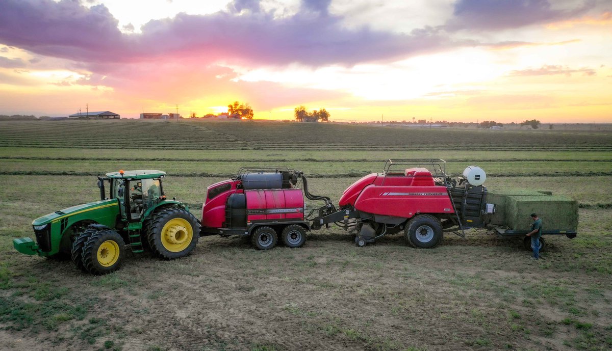 StaheliWest's tweet photo. Another great picture sent in by CF Agrifilm Co. of their very own steamer operating on their farm in Colorado! I think they like their steamer a little bit! #haysteamer #steamhay #haybale #alfalfa #dewsimulator #dewpoint #staheliwest https://t.co/6VQhZgnGzY