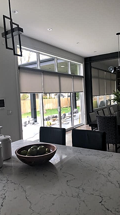 TEXEURODRAPERY's tweet photo. Wondering how to dress your sliding patio doors? Roller shades not only work great in standard windows, they also compliment patio doors as well.  Choose between multiple #shades for separate operation, or even choosing a larger #rollershade for a clean simple look. ✔️☀️ https://t.co/pRSlak0FHW