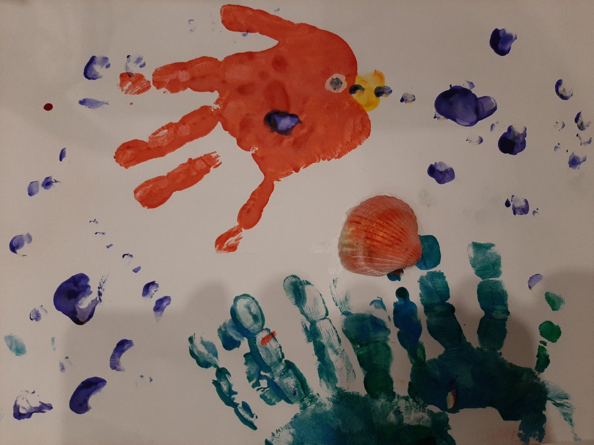 @EYFSWoodlands Leo's handimal fish creation for world ocean day and he's been painting shells which he collected from the beach yesterday 🐟🌊🐟
