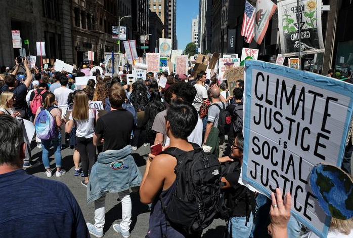 PlasticPollutes's tweet photo. Please take a moment to read this very important piece by marine biologist Dr. Ayana Elizabeth Johnson: " I’m a Black Climate Expert. Racism Derails Our Efforts to Save the Planet." @ayanaeliza https://t.co/5c3Jo03BDv https://t.co/Fr0fDiGB1w