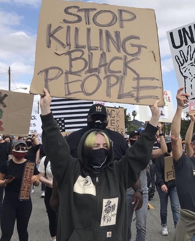 dafuckdolan's tweet photo. i stan so hard it hurts🥺💗
#blacklifematters iss a movement y’all keep talking ab it till everyone is educated. racism shouldn’t be a thing. hopefully next generations would never suffer from this. imagine how many children have been bullied j bc of their skin colour🥺💗✊🏼✊🏽✊🏾✊🏿 https://t.co/ZysPKevJS3