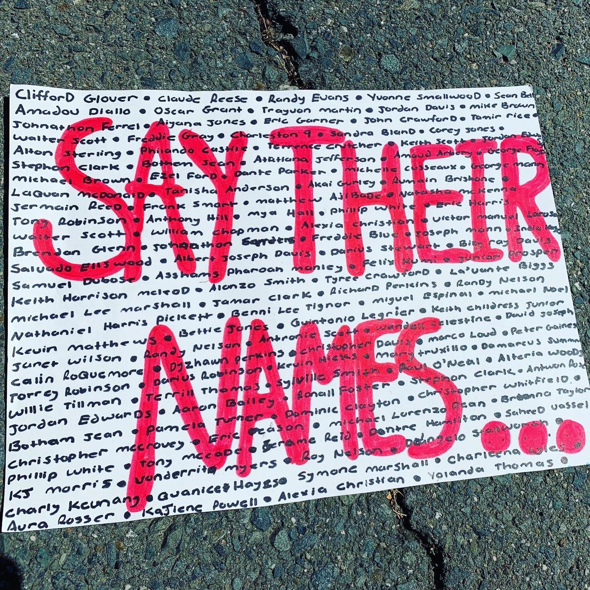 bentleyschool's tweet photo. Today our Upper School Deans put up student-made signs in honor of George Floyd - among others - at the Upper School Campus. Although our students can't come together in person on campus due to shelter in place, they can rally together as a community seeking to enact change. https://t.co/plJO5xIPQ5