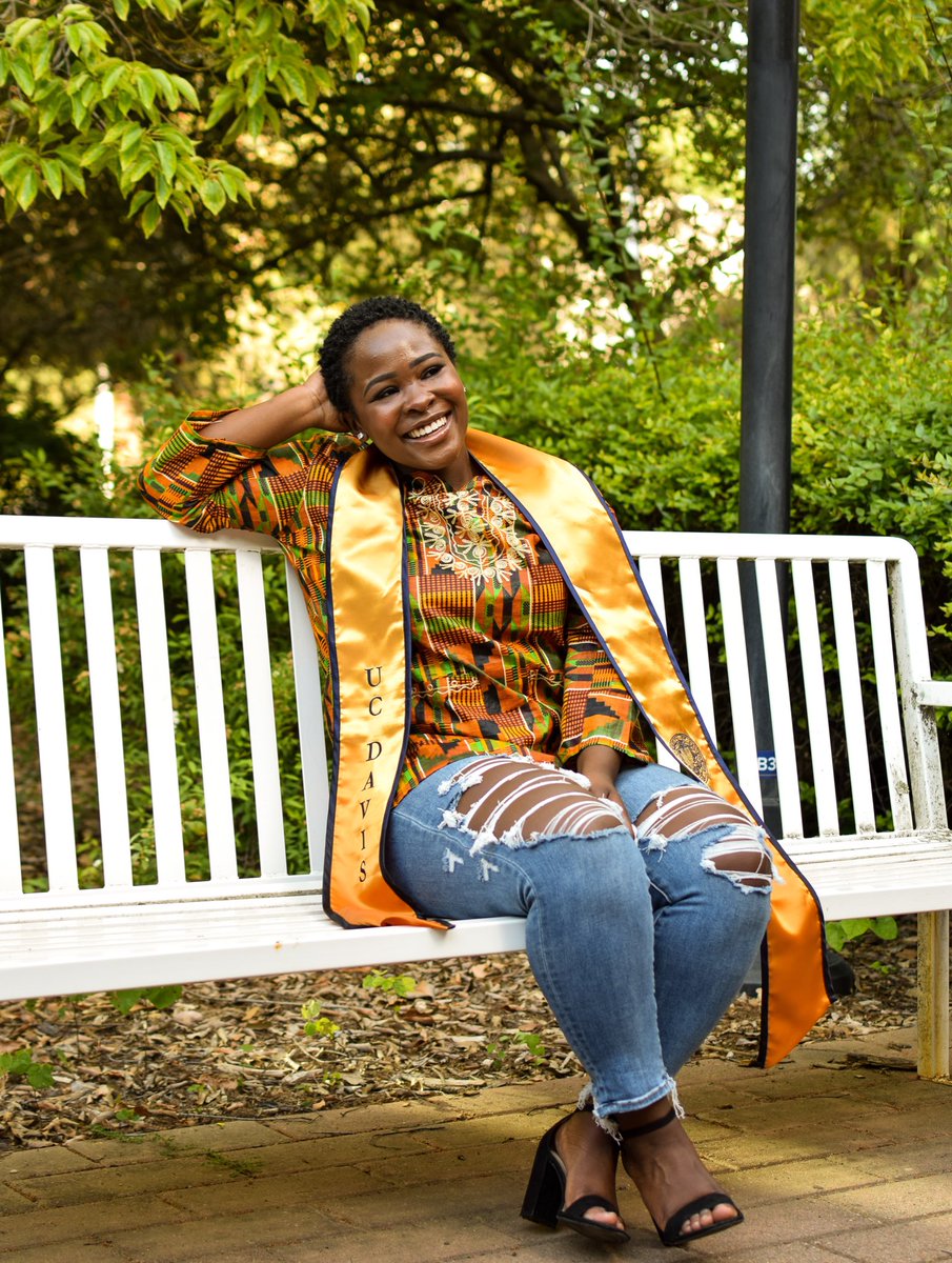 itskailzbitch's tweet image. Let’s just be happy for a sec😌✨#BlackGrad