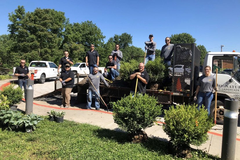 SynergyForAll's tweet photo. Thank you to the team of volunteers from @pbsignature Landscape for their hard work beautifying our Domestic Violence Shelter. From new bushes and plants to fresh mulch, our campus has never looked better. 

#SafeTodayStrongTomorrow #BetterTogether #CommunityPartner #KansasCity https://t.co/HjC6n9pLTu