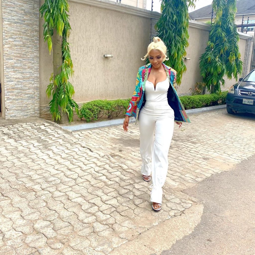 real_mercyeke's tweet photo. MAKE THEM STOP AND STARE. 
Blazer: blaqdiamond https://t.co/OPm4kUuwsa
