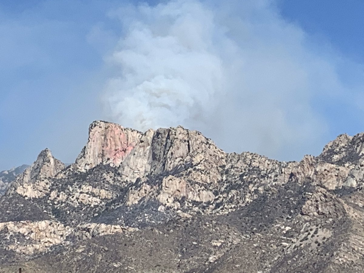 OroValleyPD's tweet image. This came out from Coronado NFS:
We just had to shut down air operations on the Bighorn Fire because of a drone incursion.
If you know people w/drones, please advise them not to fly over or around wildfires
For further see our Instagram or Facebook #Orovalleypd