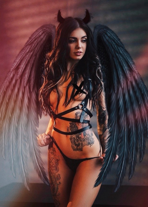 Evil Womxn tweet media