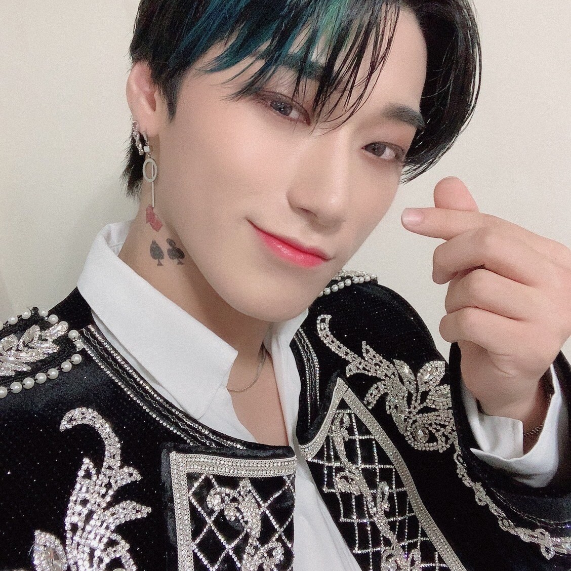piratealv's tweet photo. ㅤㅤㅤㅤ # 최산 へ ɗє̀ση υρɗαтє
ㅤㅤㅤㅤ 'ㄷ › #DESSERTDEBUT ; #J0806
El día de hoy me toca ir a apoyar a mi bebé Damie en su debut con los bellos @wearedessertwt ! Estoy muy feliz de poder presenciar el mismo, acá estaré gritando y chillando a todo pulmón. FIGHTING! https://t.co/LYNiieDIP9