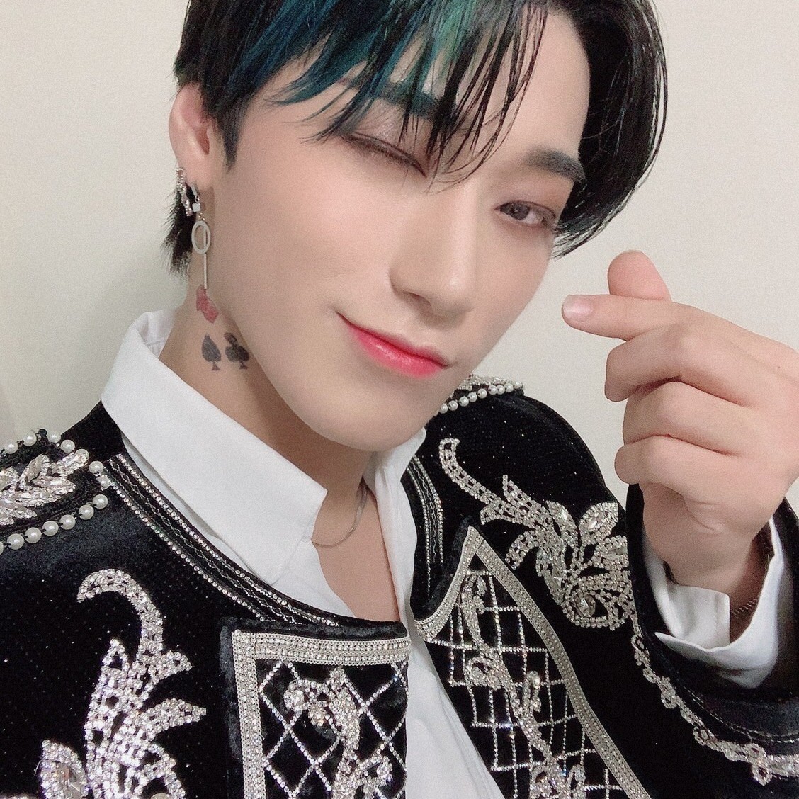 piratealv's tweet photo. ㅤㅤㅤㅤ # 최산 へ ɗє̀ση υρɗαтє
ㅤㅤㅤㅤ 'ㄷ › #DESSERTDEBUT ; #J0806
El día de hoy me toca ir a apoyar a mi bebé Damie en su debut con los bellos @wearedessertwt ! Estoy muy feliz de poder presenciar el mismo, acá estaré gritando y chillando a todo pulmón. FIGHTING! https://t.co/LYNiieDIP9