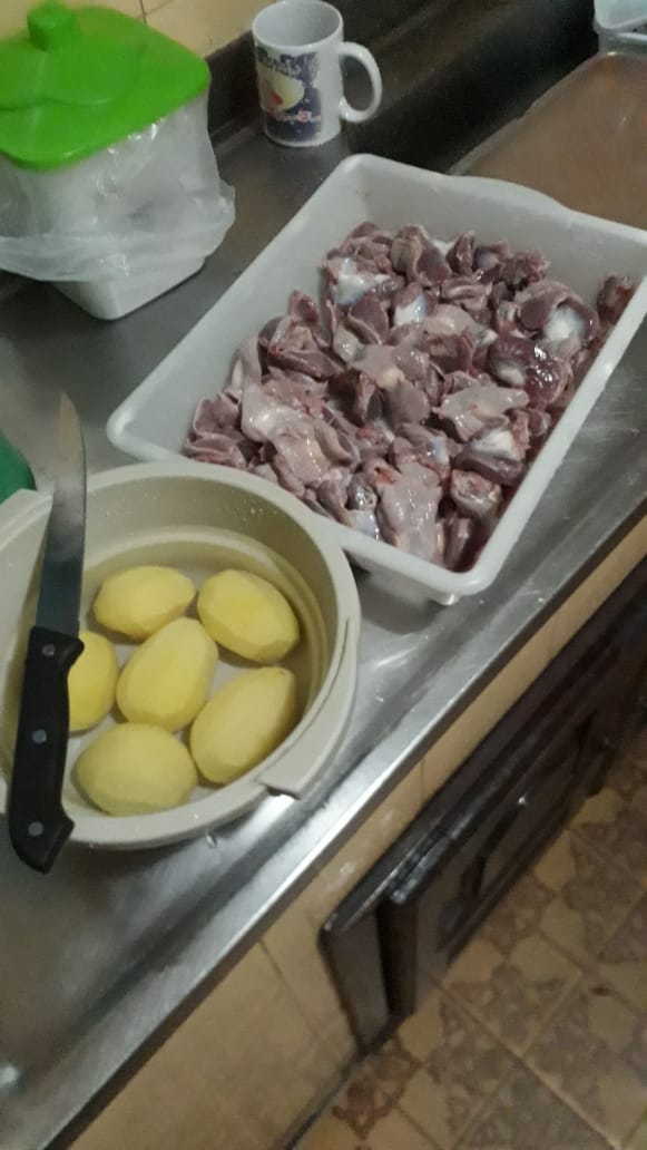 SimoneC66225617's tweet photo. Vai sair moela com batata! Servido! https://t.co/aDUnzepc1R