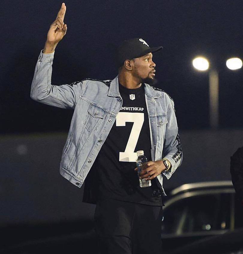 BleacherReport's tweet photo. Star athletes have shown their support for Kap over the years. https://t.co/AUVCnaPLDY