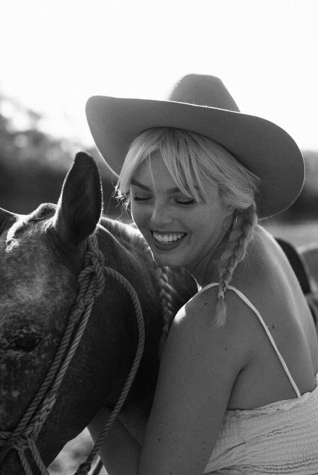 once in a lifetime kind of cowgirl https://t.co/nMxb0Dpkg1