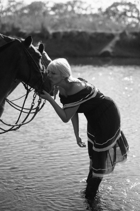 once in a lifetime kind of cowgirl https://t.co/nMxb0Dpkg1