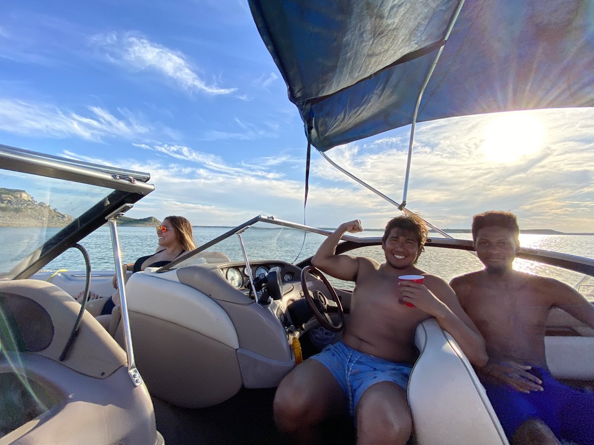 RobertoATorres2's tweet photo. Kick off the #lakeweek https://t.co/jHLrOEzFnO