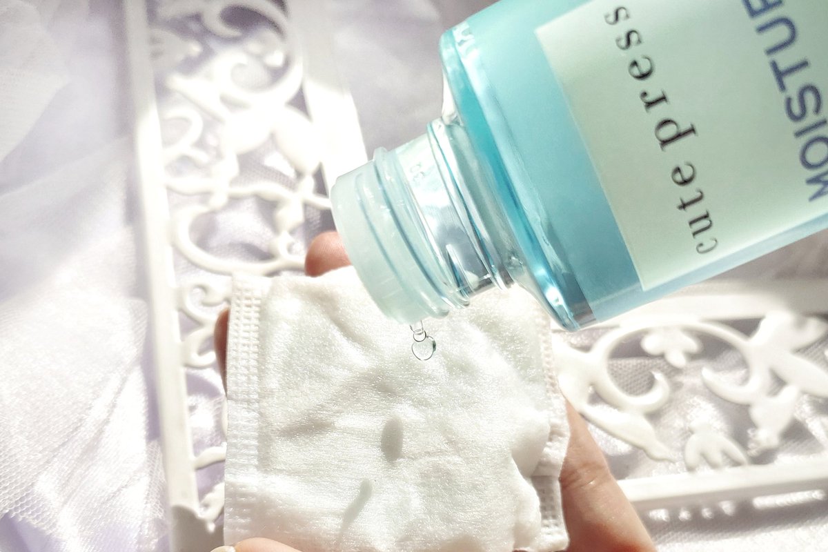 inkmaya's tweet image. ใครชอบนมๆบำรุงผิว แนะนำ #CutePress #MoistureMilk ผิวหน้านุ่มเนียน ชุ่มชื่น 
🔹Clarifying Tonic โทนเนอร์เช็ดเช้า-เย็น ขจัดสิ่งสกปรกบนผิวหน้าเกลี้ยง ผิวไม่แห้งเอี้ยด ชุ่มชื่น รูขุมขนกระชับขึ้น
🔹Whitening Essence เนื้อโลชั่นแบบน้ำนมเลย ซึมไวแต่รู้สึกผิวชุ่มชื่นนาน ดูกระจ่างใส