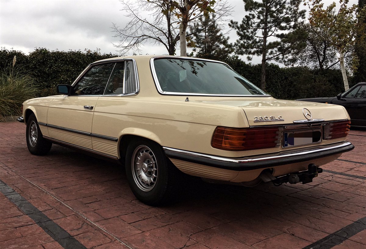 mospotter84's tweet photo. Mercedes 280 SLC #mercedes #mercedesbenz #mercedes280slc #280slc #mercedesc107 #c107 #coupe #classiccar #classiccars #vintagecar #vintagecars #oldcar #oldtimer #carspotter #carspotting https://t.co/Kl26dRbFTQ
