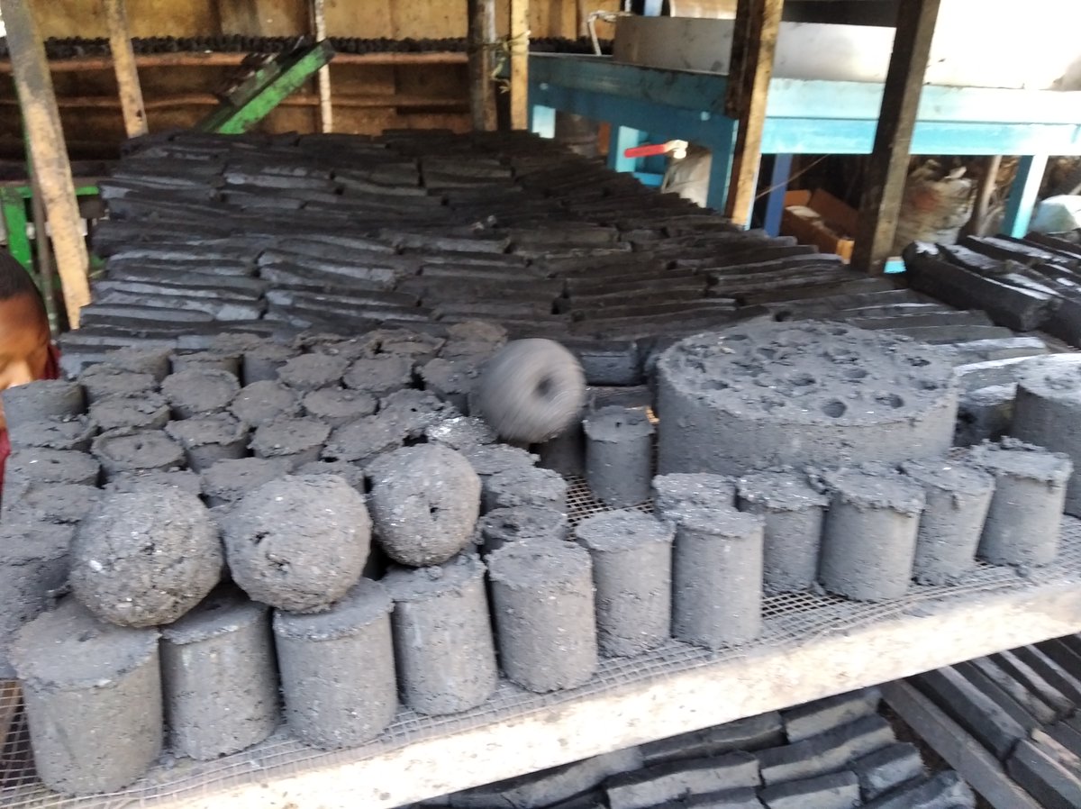 RichardMunang's tweet photo. Congratulations to @zandy_isaac  #EBAFOSA #InnovativeVolunteerism #youth actor of #Uganda
@ebafosauganda who have followed structured guidance and have started developing #briquettes to reduce dependency on charcoal and fuel wood. This is #cleanenergy #ClimateAction solution https://t.co/nUYEcUtiwy