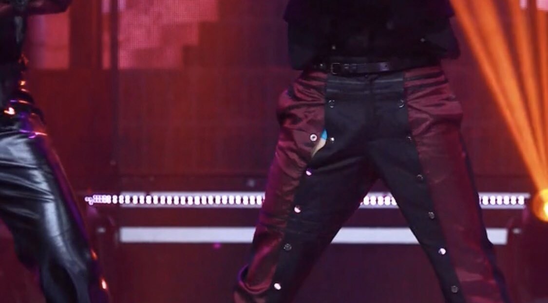 WAYV  #WINWIN flashing his underwear while performing (their fans are below 12 yrs)