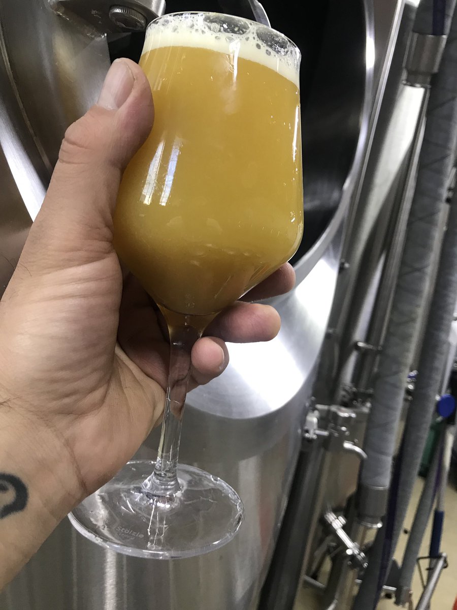 Cosmic Fuzz, our ipa w/ lactose, a stupid amount of peaches and vanilla beans, hopped with citra, mosaic and galaxy will return to the taps this week along with a new sour &amp; fresh batch of Moper #sjbeerscene #beertownnj #vinylbrewing #njcraft  #drinklocal #njbrewery #vinylbeer