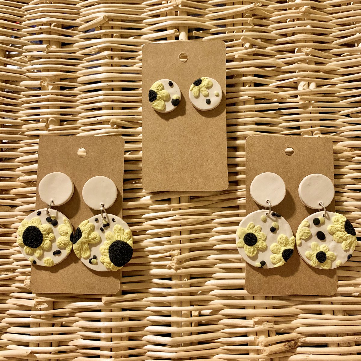 StickersAndSuch's tweet photo. 🌻Sunflower Earrings🌻
One of a kind, handcrafted pieces! 
DM to order https://t.co/u4td1Tt74t