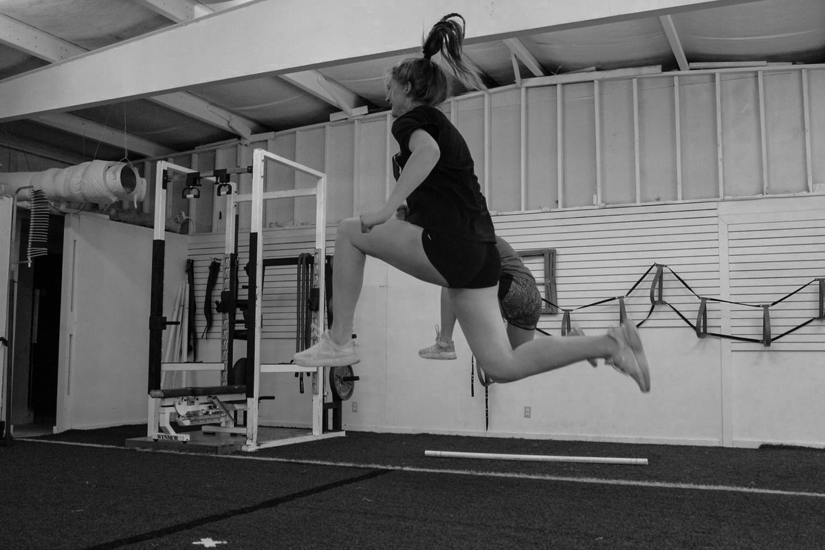 hanwatk's tweet photo. So happy to be back at Coach Matt’s! I’ve missed our jump class! #FutureSugarBear #GettingReadyForTheFall https://t.co/qBzUi9OC5v