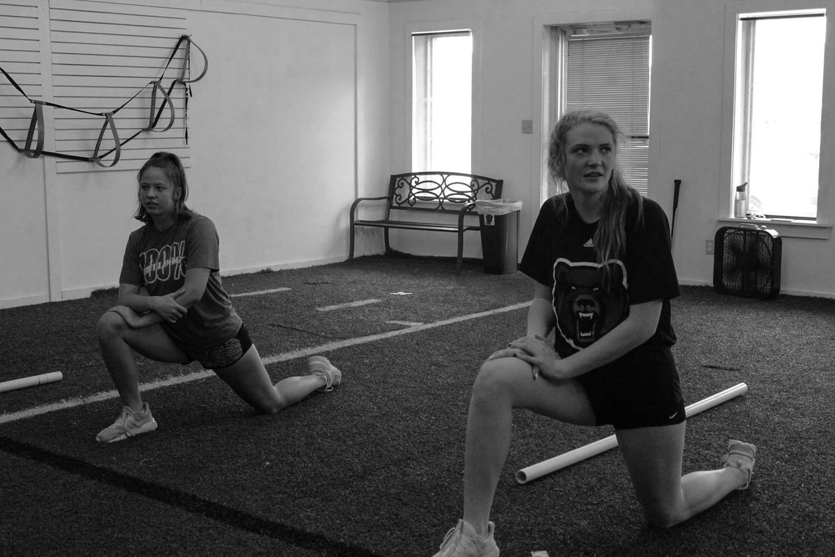hanwatk's tweet photo. So happy to be back at Coach Matt’s! I’ve missed our jump class! #FutureSugarBear #GettingReadyForTheFall https://t.co/qBzUi9OC5v
