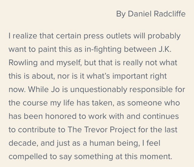 El_Traslador's tweet photo. Daniel Radcliffe (#HarryPotter) responde a los tweets anti-trans publicados por JK Rowling y lanza un mensaje a los fans': 'Las mujeres transgénero son mujeres. Cualquier afirmación contraria borra su dignidad. Debemos apoyarlas y no invalidar sus identidades ni causar más daño'. https://t.co/8cJ1JfwrkY