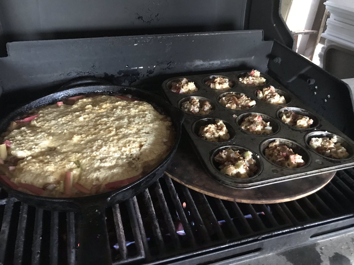 JanineLunn's tweet image. I sure wish the oven hadn’t quit during lockdown but thanks to a newish bbq I can still make the most of rhubarb season. #bbqbaking #rhubarb
